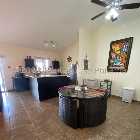 Cozy Furnished Home in Las Lajas, Chame